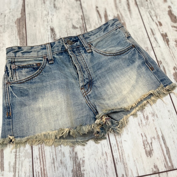 Free People High Waisted Denim Shorts Light Wash Distressed Size 24 NWOT - Picture 8 of 16